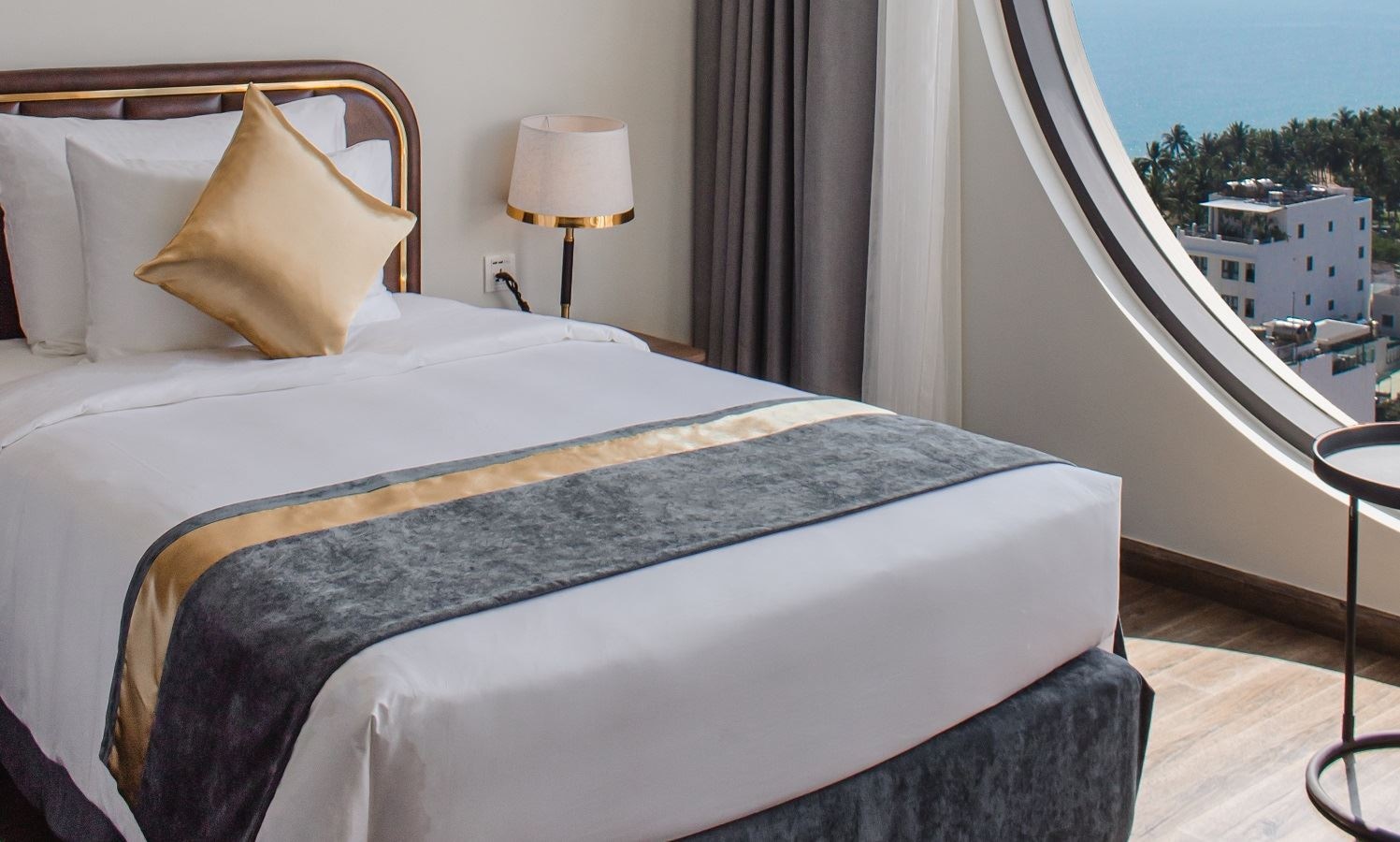 rooms-senior-deluxe-twin-partial-sea-view-child-without-extra-bed