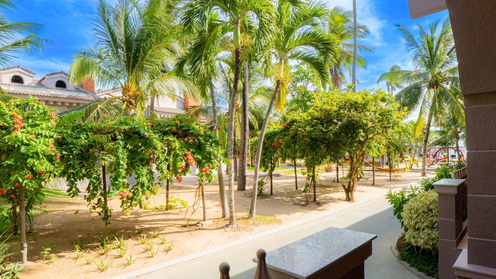 rooms-deluxe-garden-view