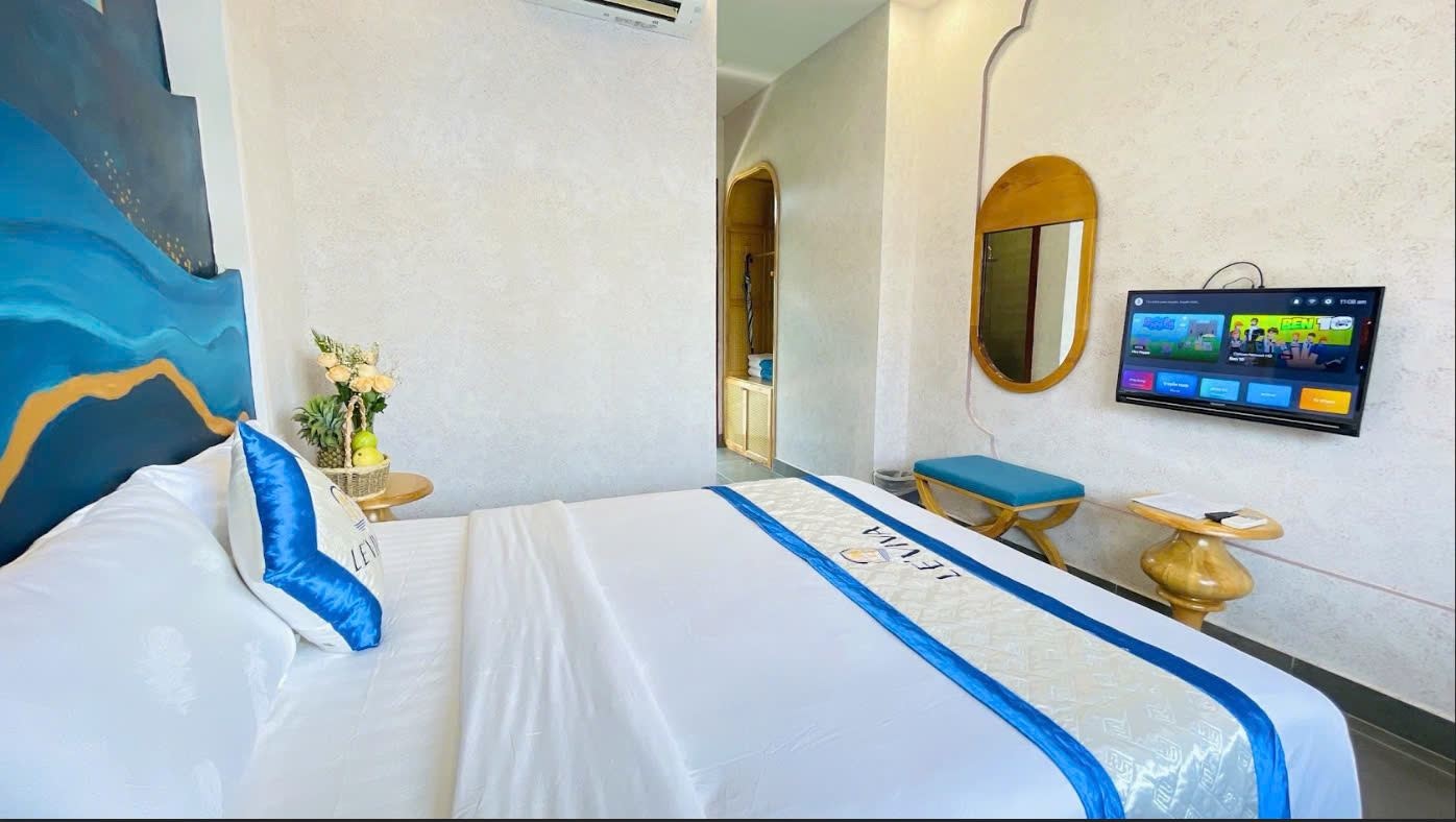 rooms-deluxe-pool-view