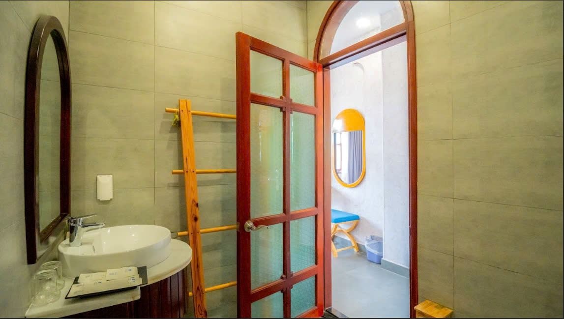 rooms-deluxe-pool-view