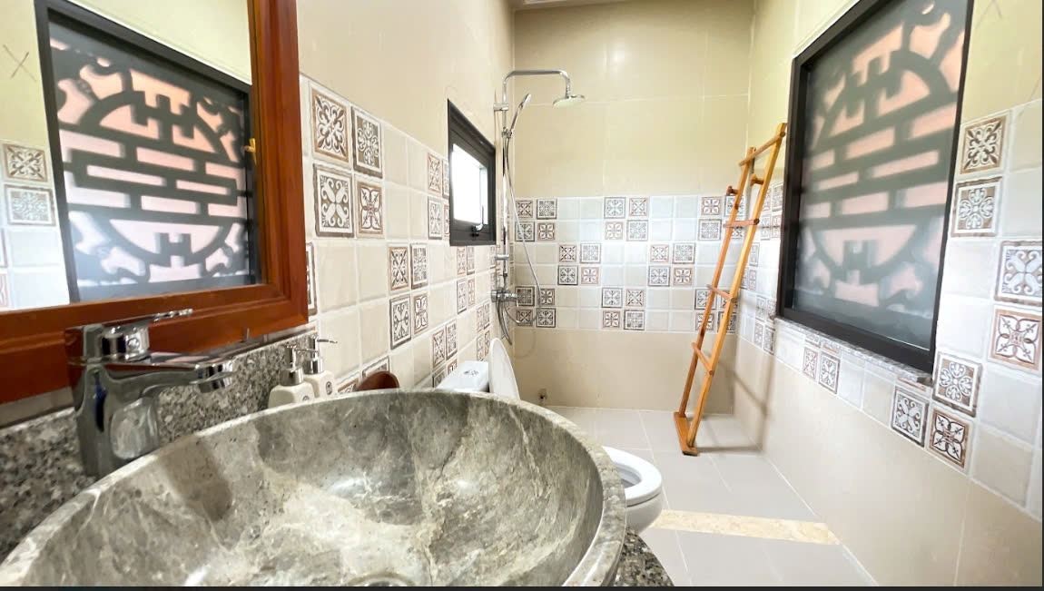 rooms-deluxe-pool-view