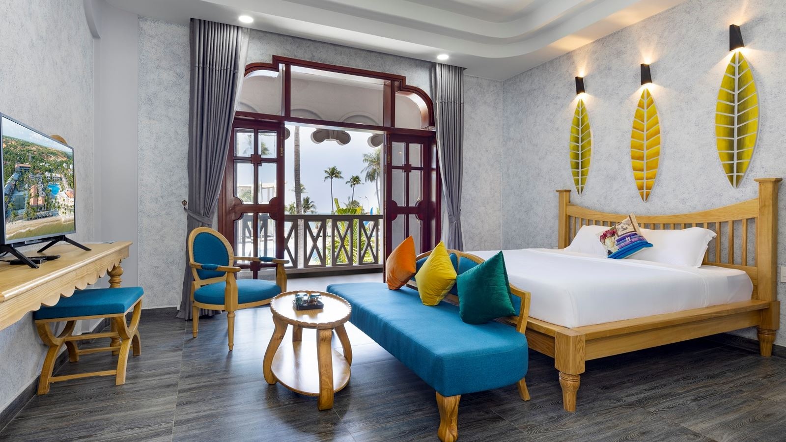 rooms-premium-pool-view