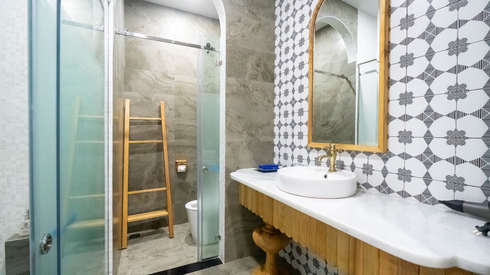 rooms-premium-pool-view-child-without-extra-bed