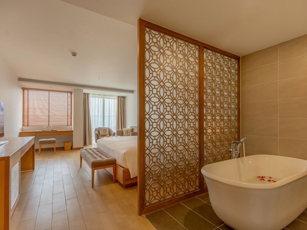 rooms-grand-ocean-view