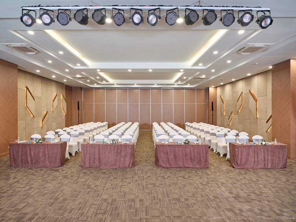 restaurants-wasabi-japanese-restaurant--for-guests-in-building