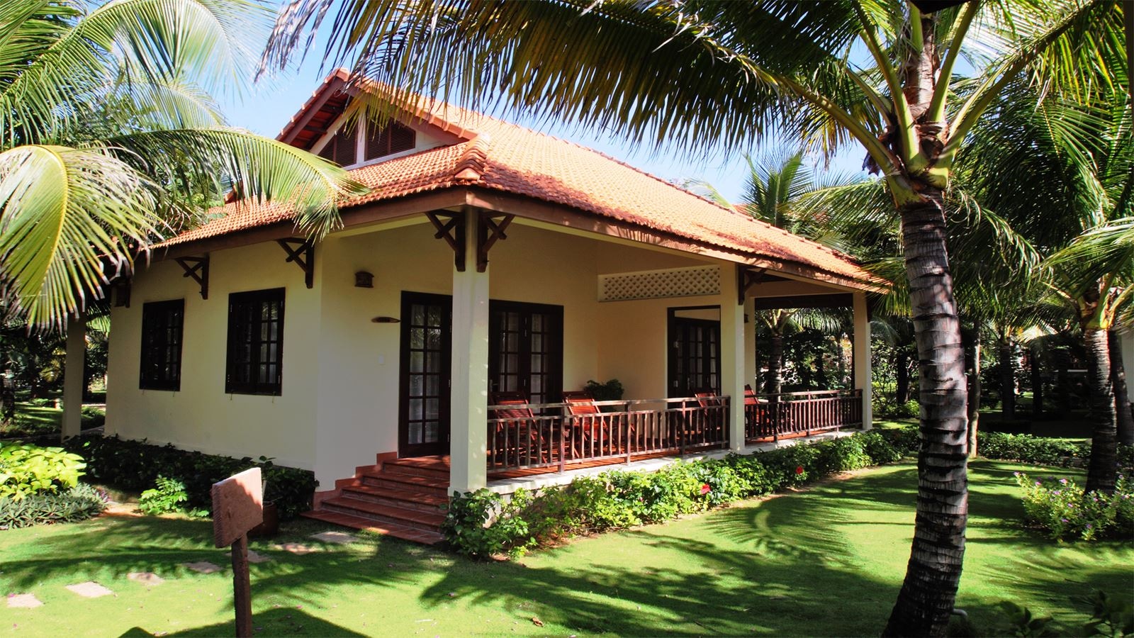 rooms-bungalow-beachfront