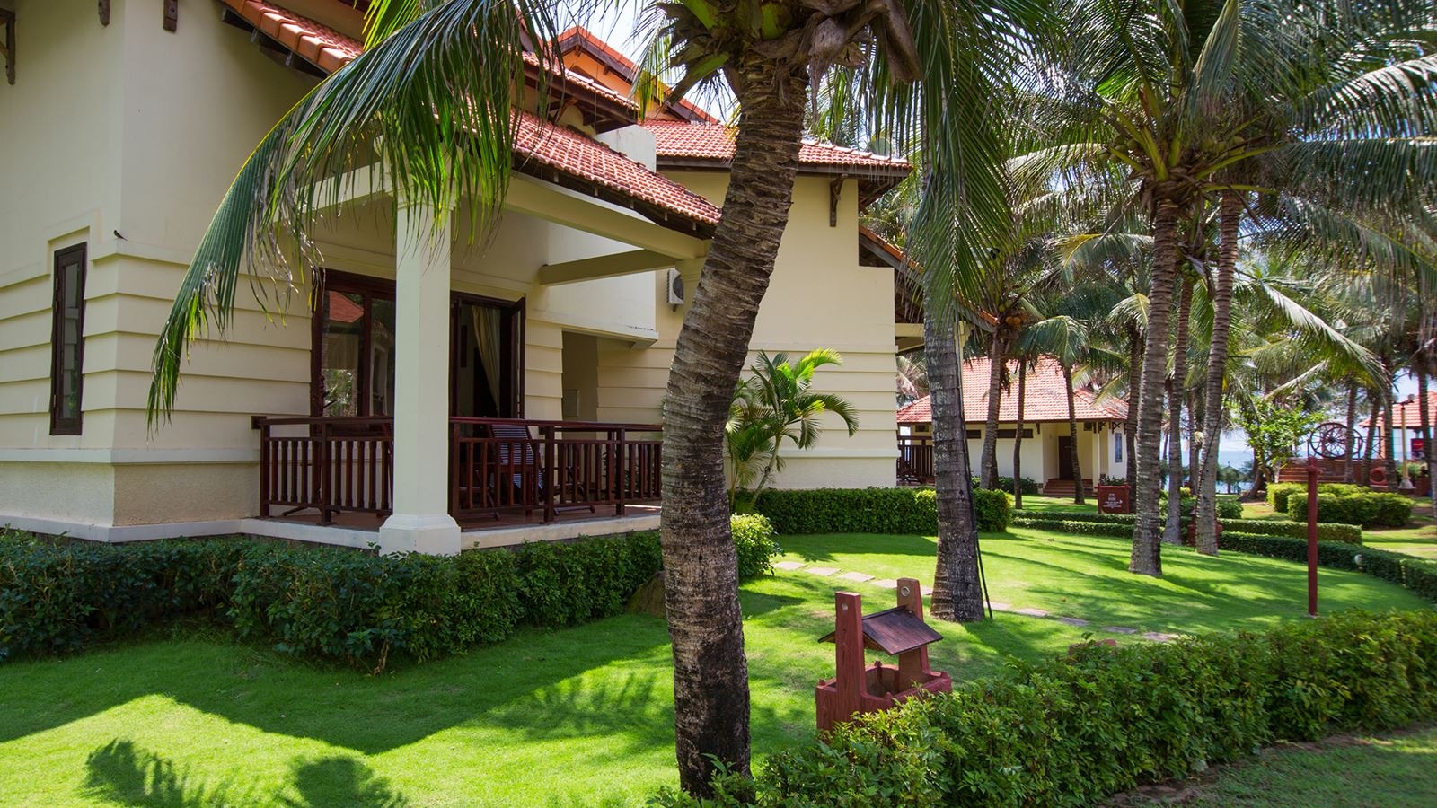 rooms-room-deluxe-seaview-balcony-child-without-extra-bed