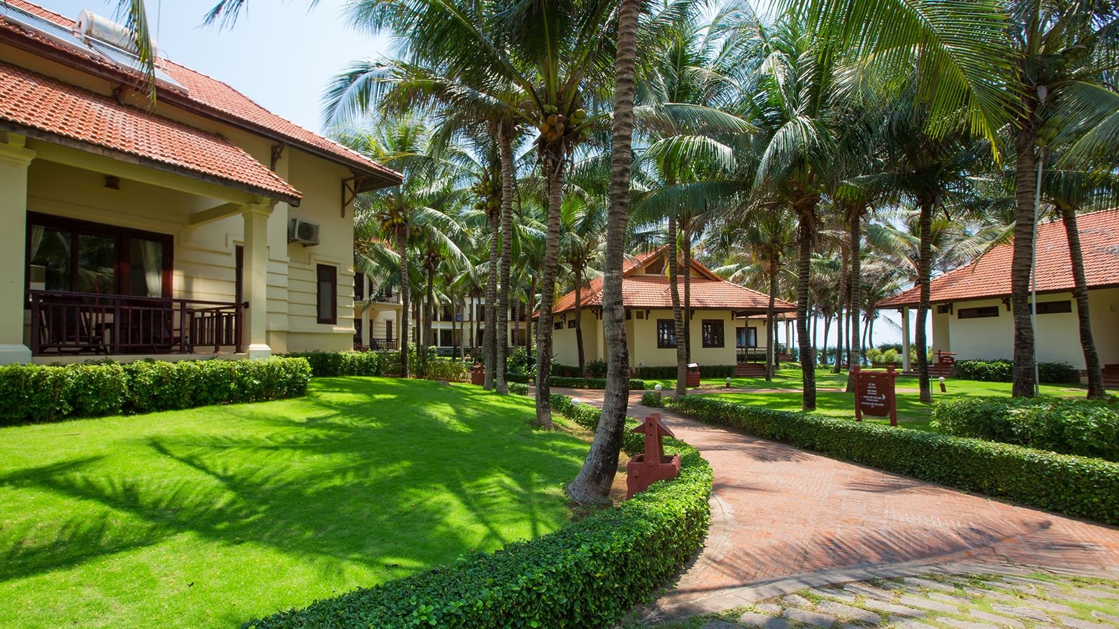 rooms-room-deluxe-seaview-balcony-child-without-extra-bed