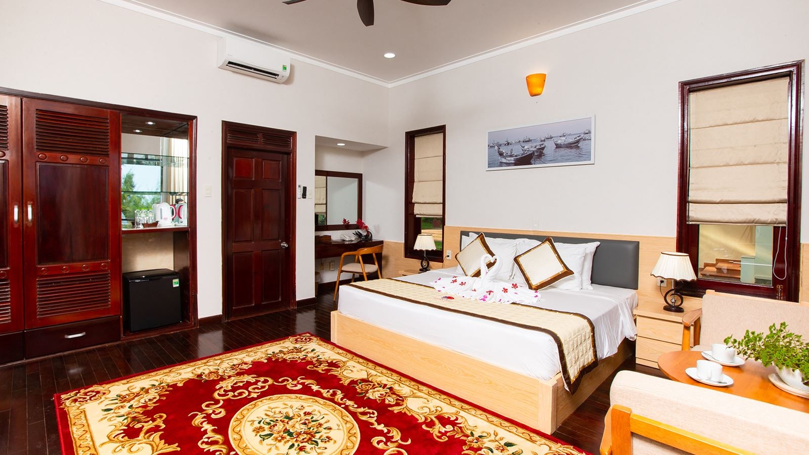 rooms-villa-family-beachfront