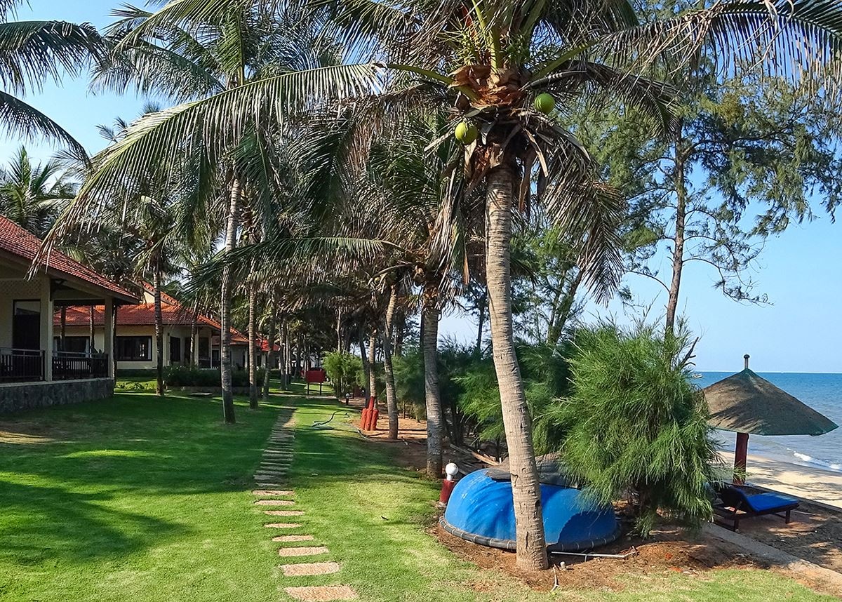 rooms-villa-family-beachfront