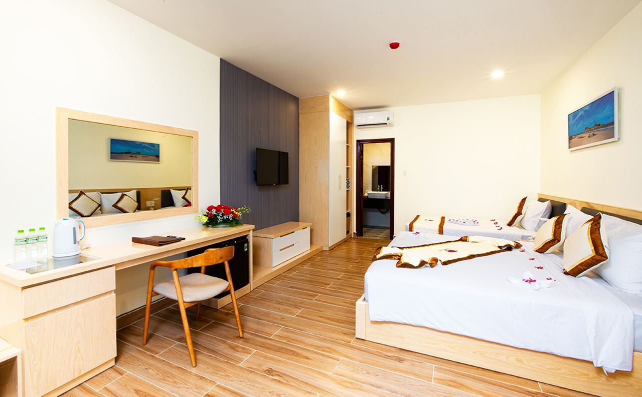 rooms-room-triple-seaview