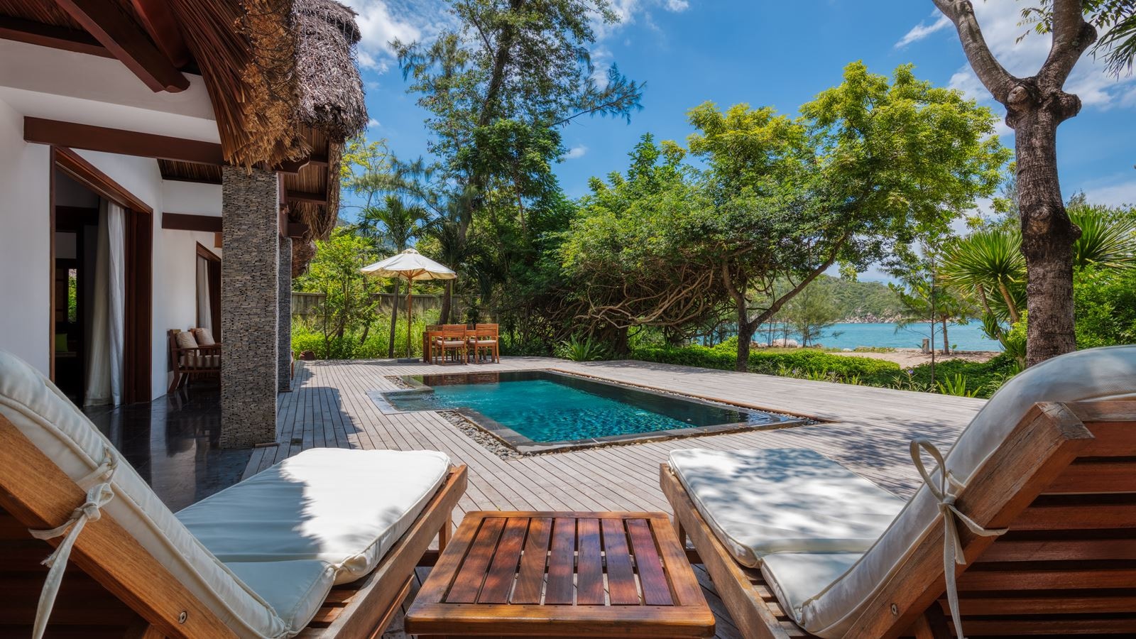 rooms-beach-pool-villa-two-bedrooms