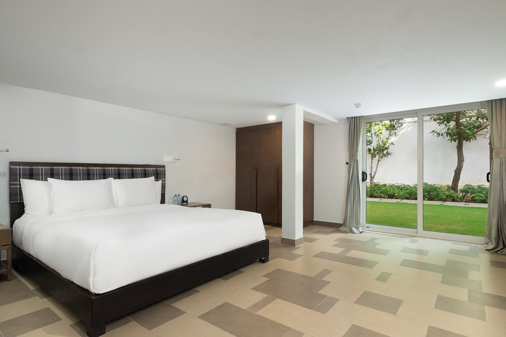 rooms-beachfront-villa-4-bedroom