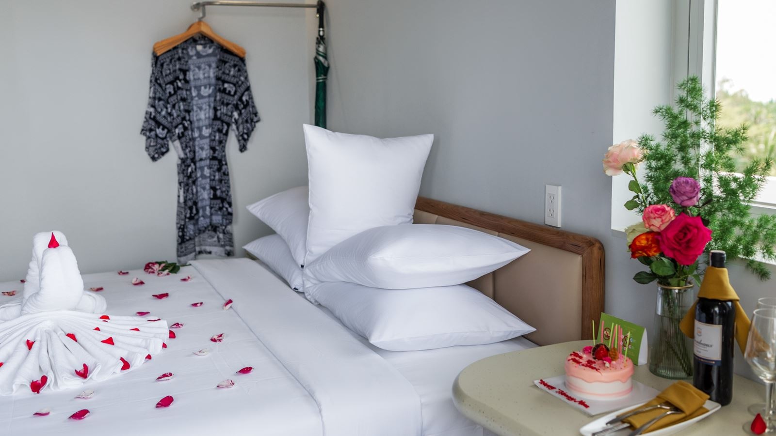 rooms-deluxe-with-balcony-child-without-extra-bed