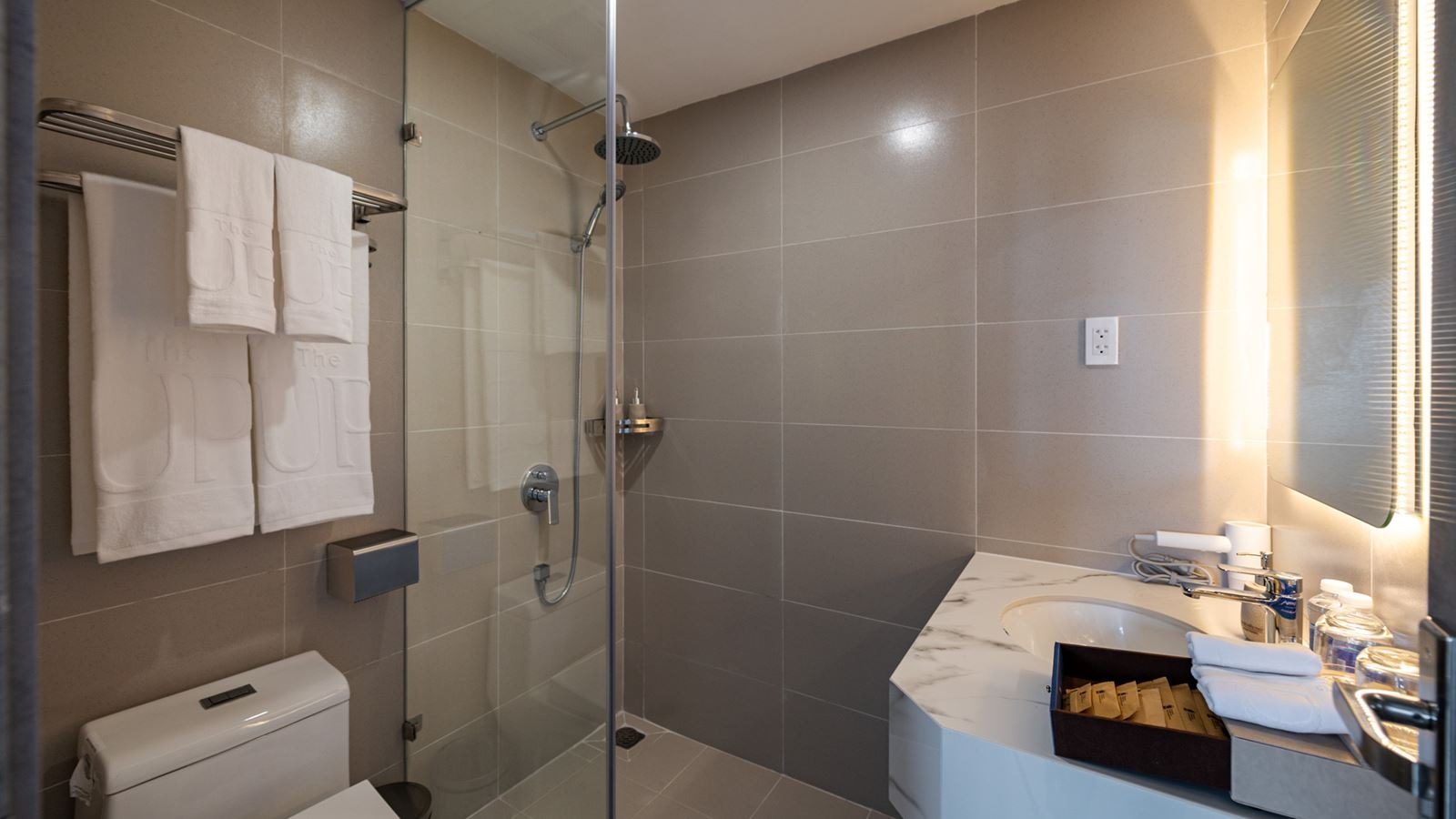 rooms-deluxe-with-balcony