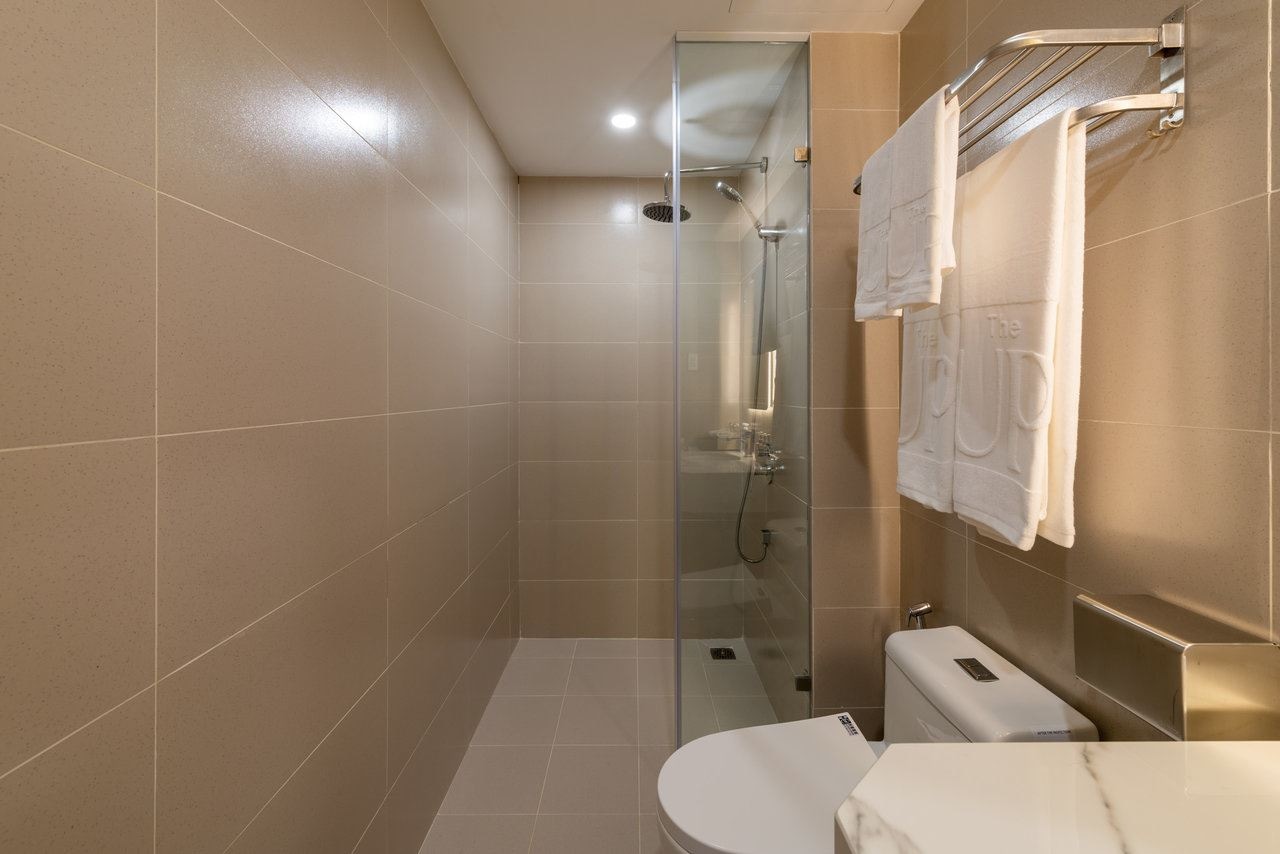 rooms-deluxe-triple-with-balcony