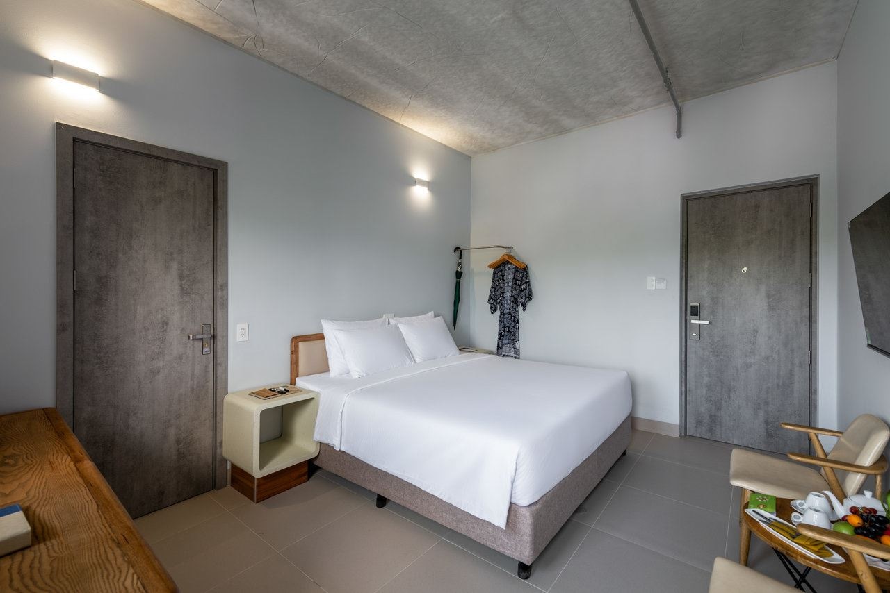 rooms-family-connecting-with-balcony