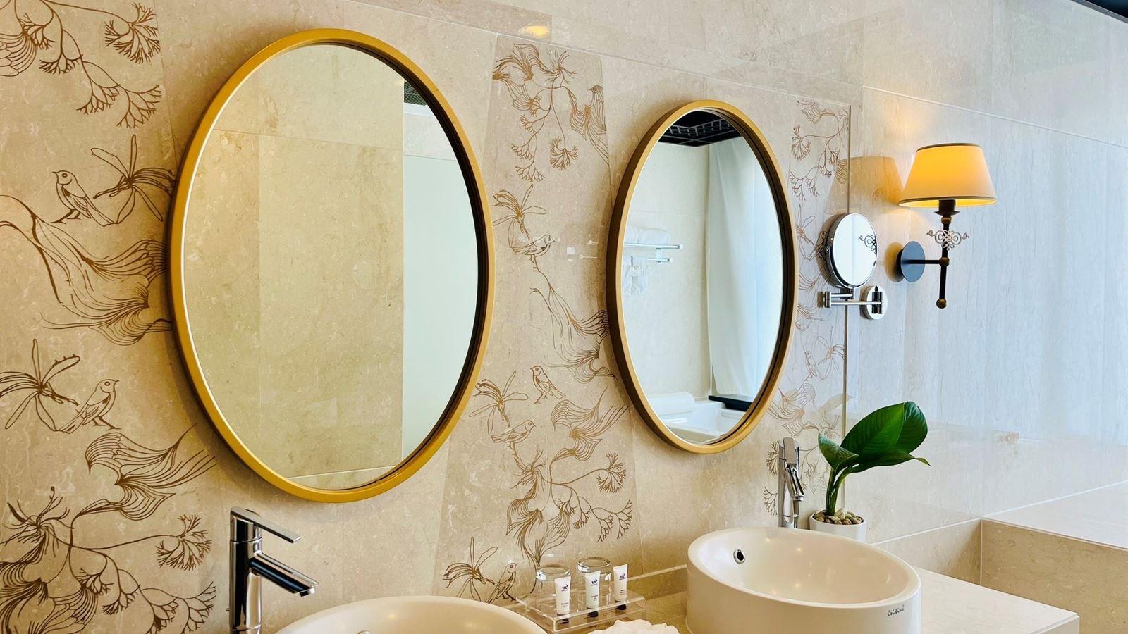 rooms-president-suite-ocean-view-king