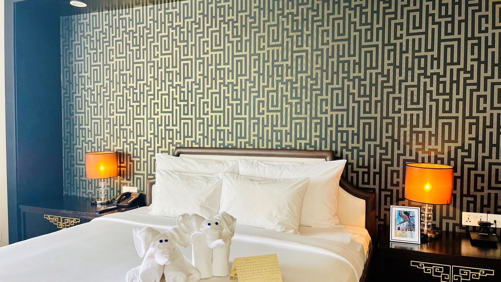 rooms-president-suite-ocean-view-king