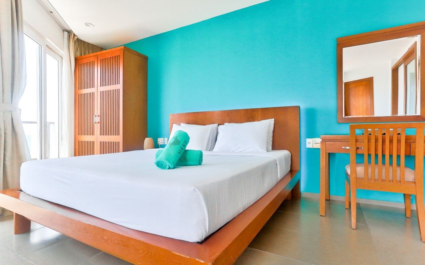 rooms-deluxe-balcony-ocean-view