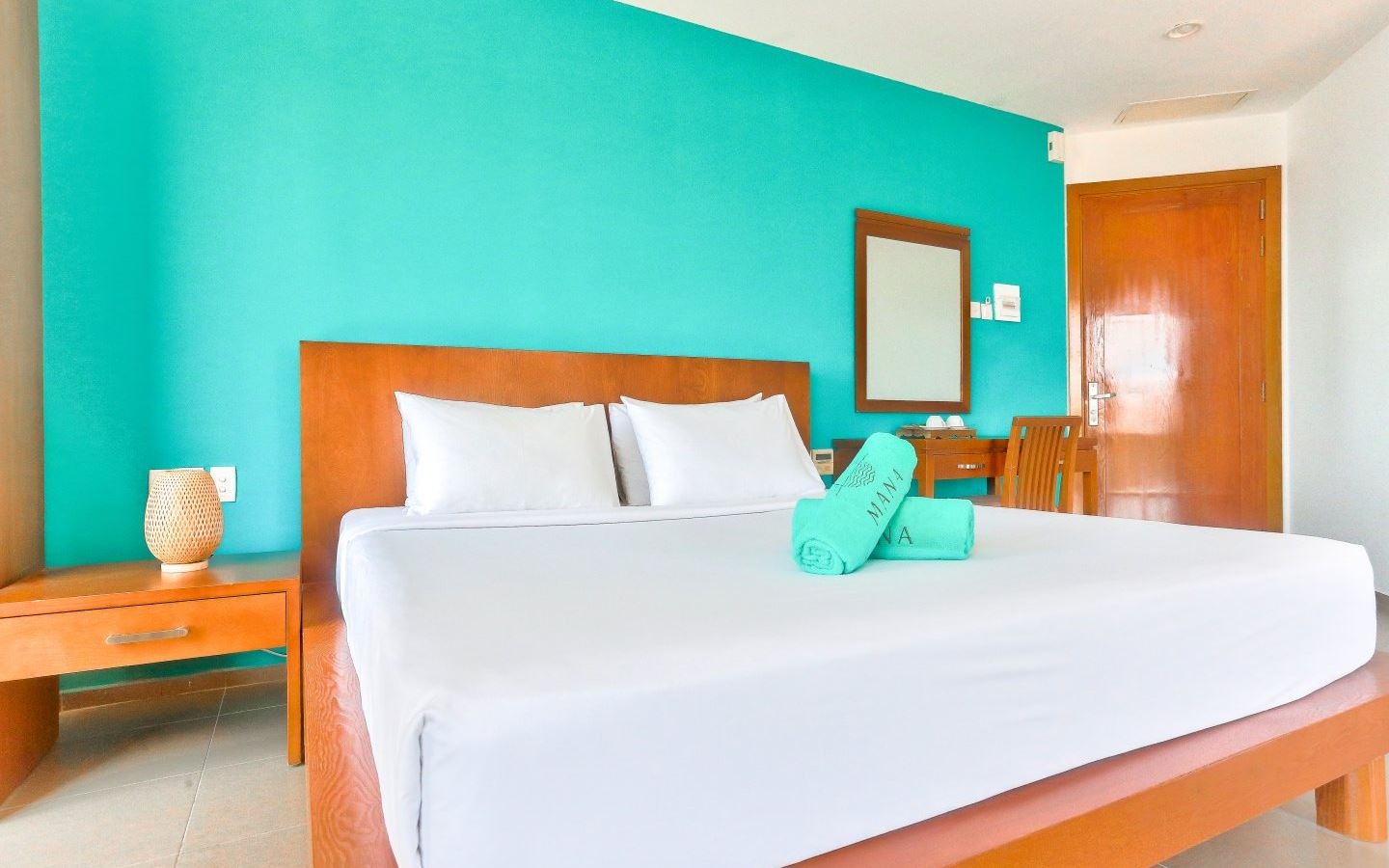 rooms-deluxe-balcony-ocean-view