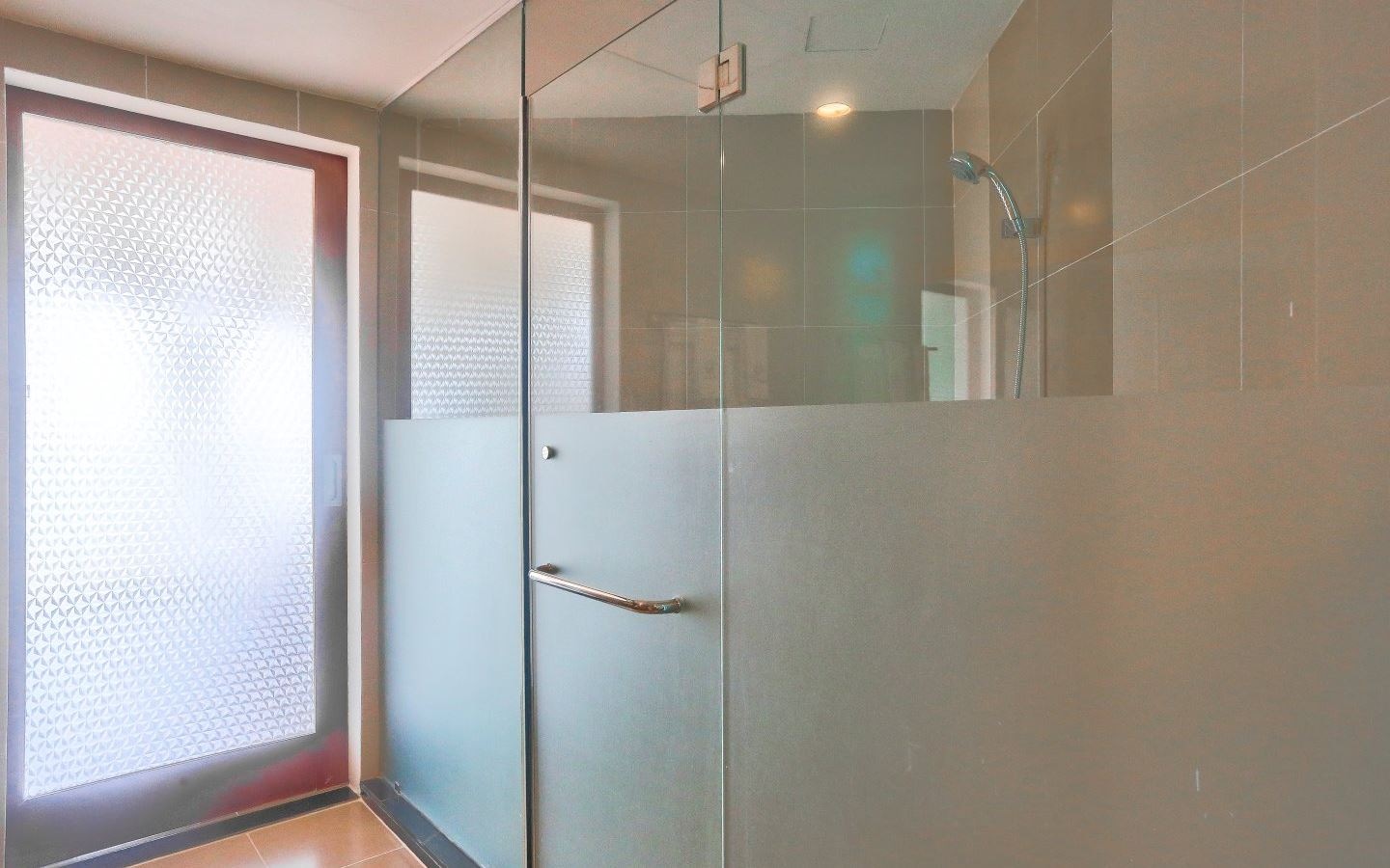 rooms-deluxe-balcony-ocean-view