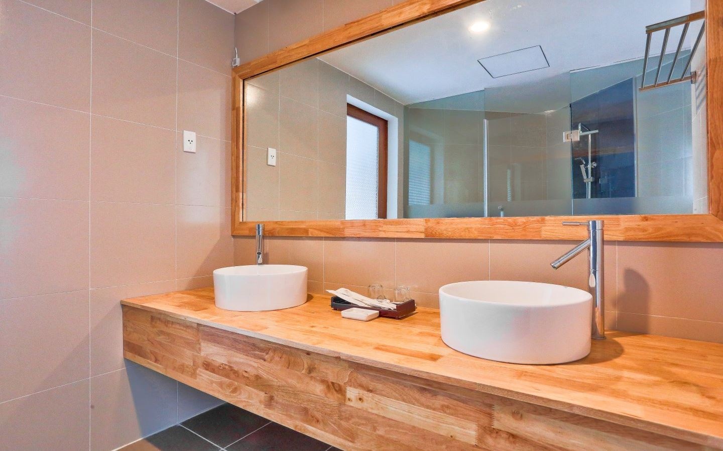 rooms-studio-penthouse-balcony-ocean-view