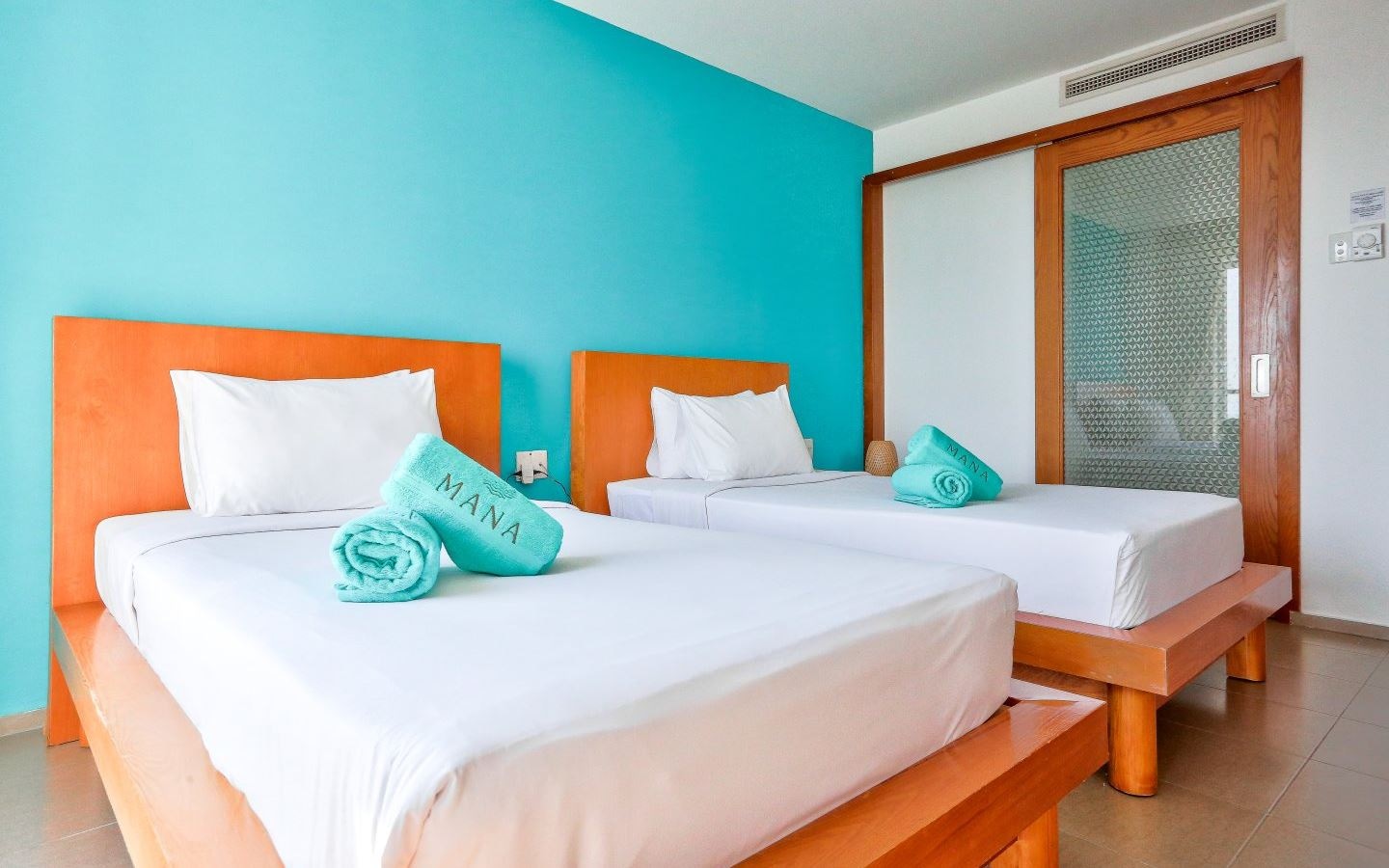 rooms-studio-penthouse-balcony-ocean-view