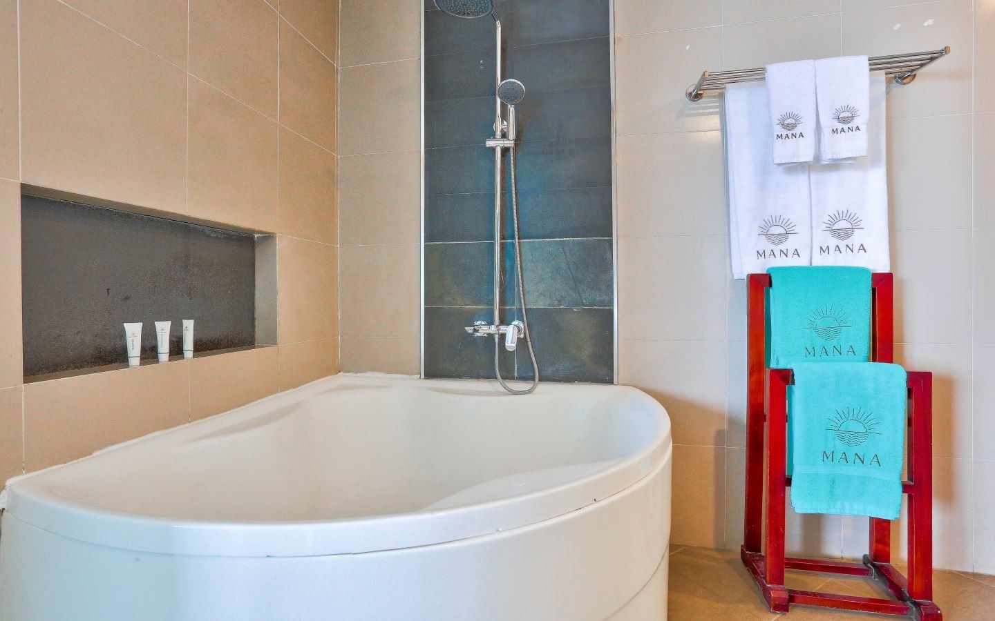 rooms-beachfront-suite-with-balcony-child-without-extra-bed