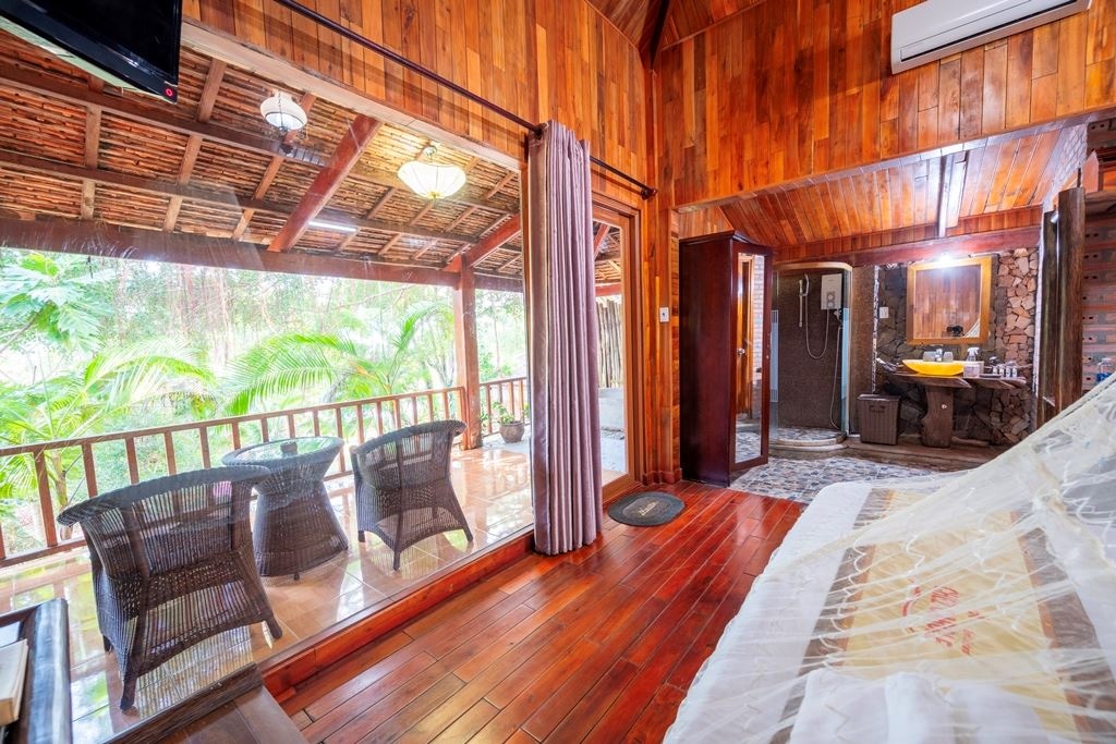 rooms-deluxe-bungalow-with-garden-view