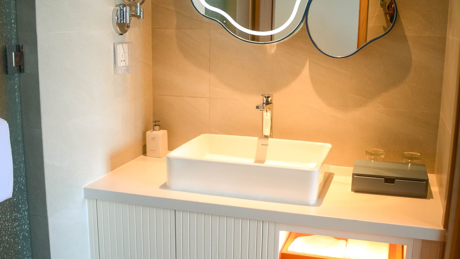 rooms-deluxe-ocean-view