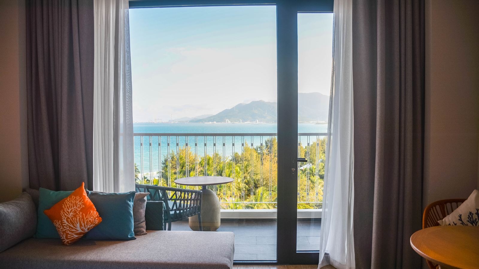 rooms-deluxe-ocean-view