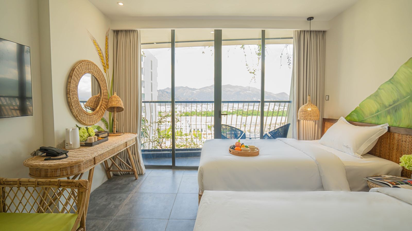 rooms-signature-tropical-with-balcony