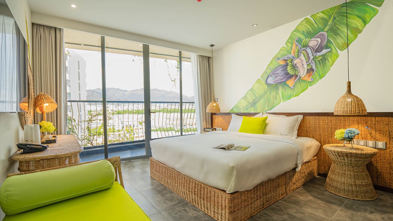 rooms-signature-tropical-with-balcony