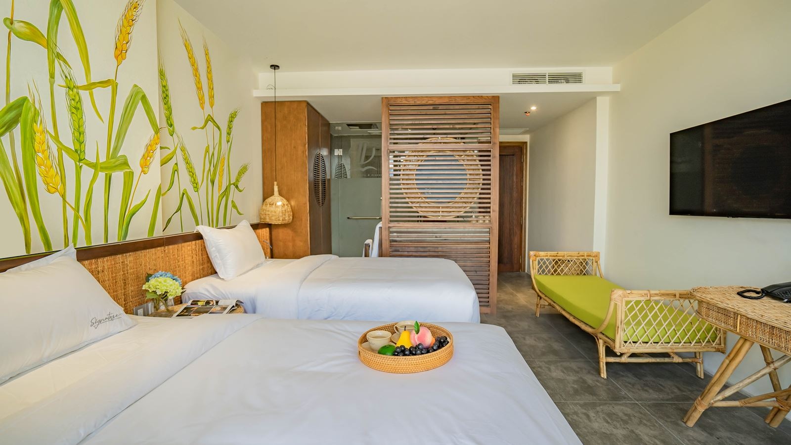 rooms-signature-cloud-sea-with-balcony