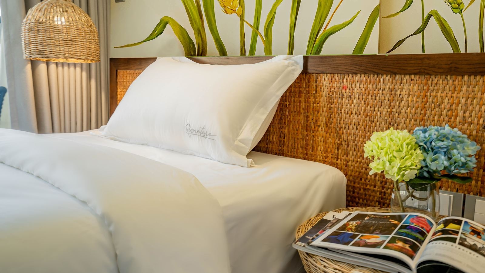 rooms-signature-cloud-sea-with-balcony