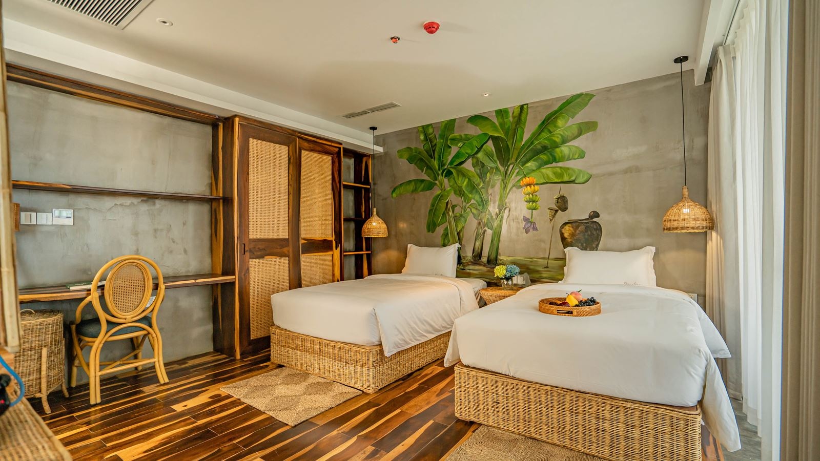 rooms-banana-sunset-with-balcony