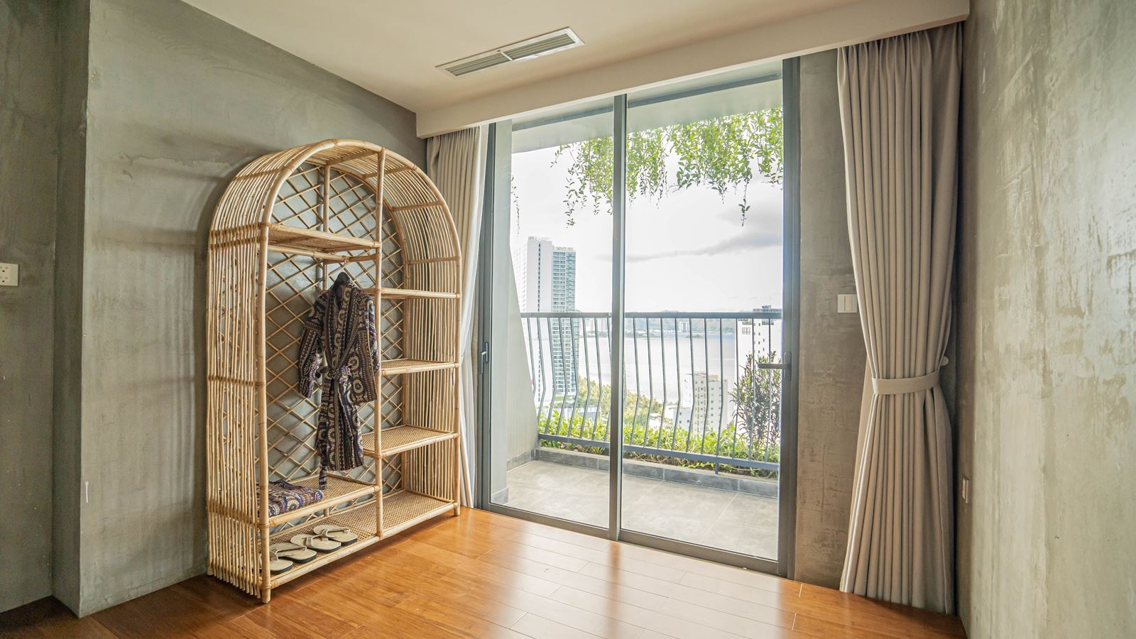 rooms-wind-sunflower-breeze-3-bedrooms-with-balcony