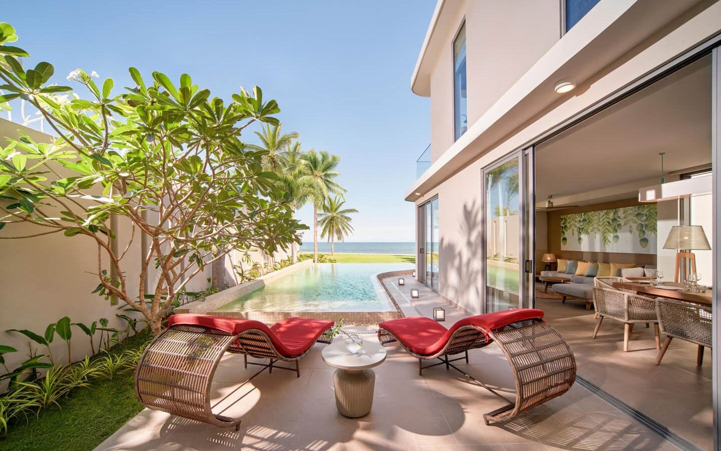 rooms-3bedroom-oceanfront-pool-villa