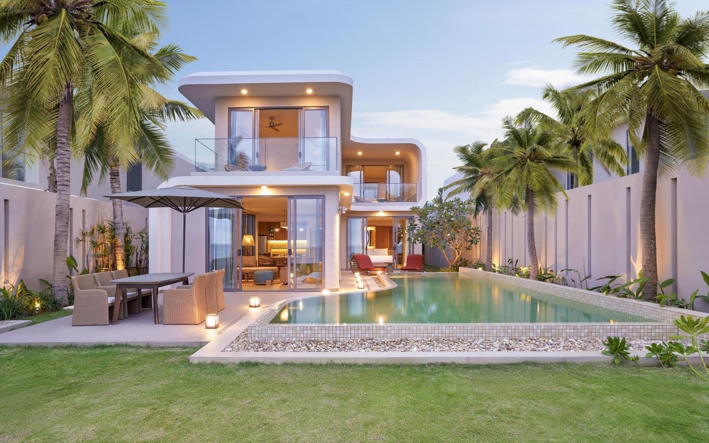 rooms-3bedroom-oceanfront-pool-villa