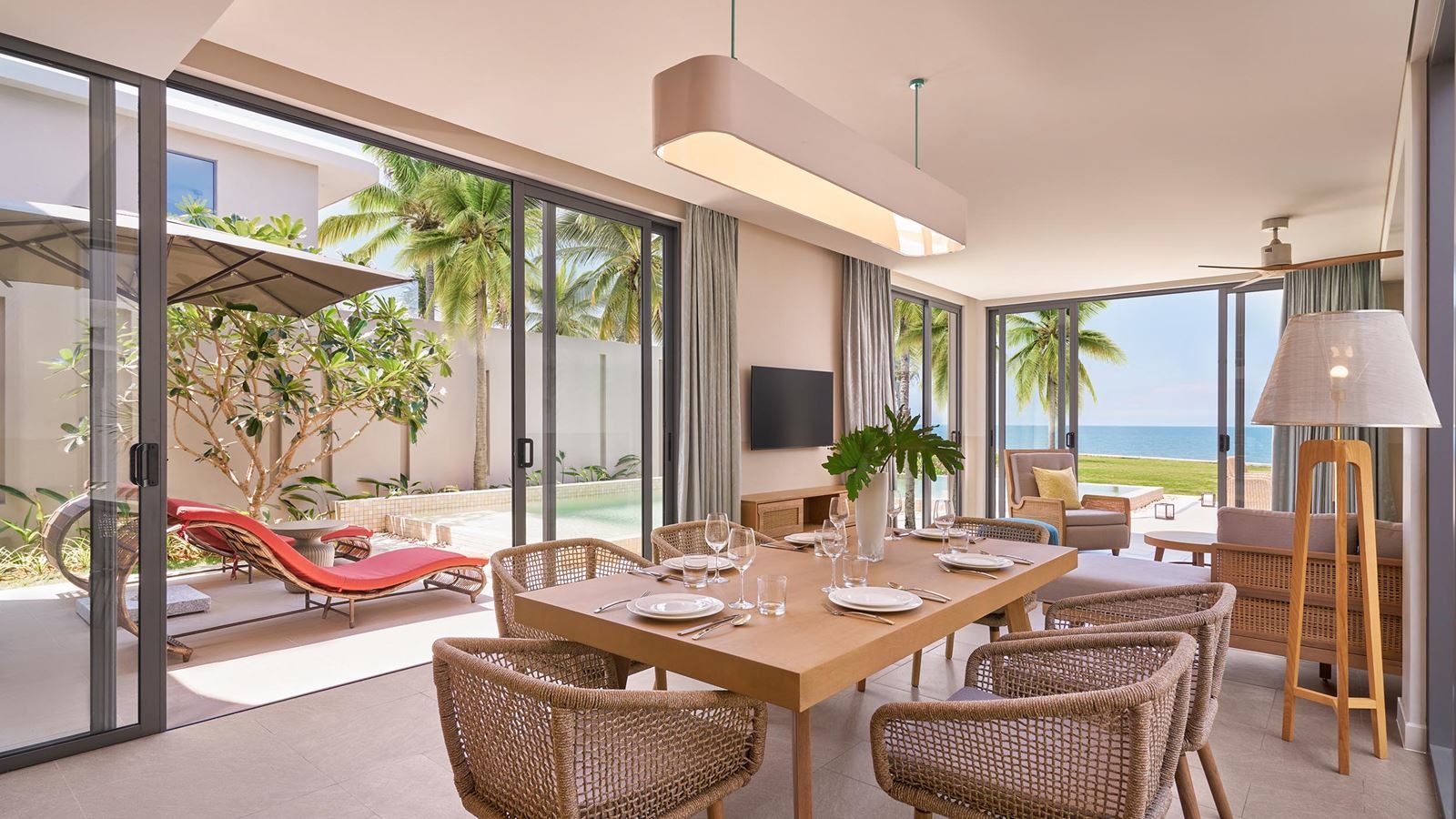 rooms-3bedroom-oceanfront-pool-villa