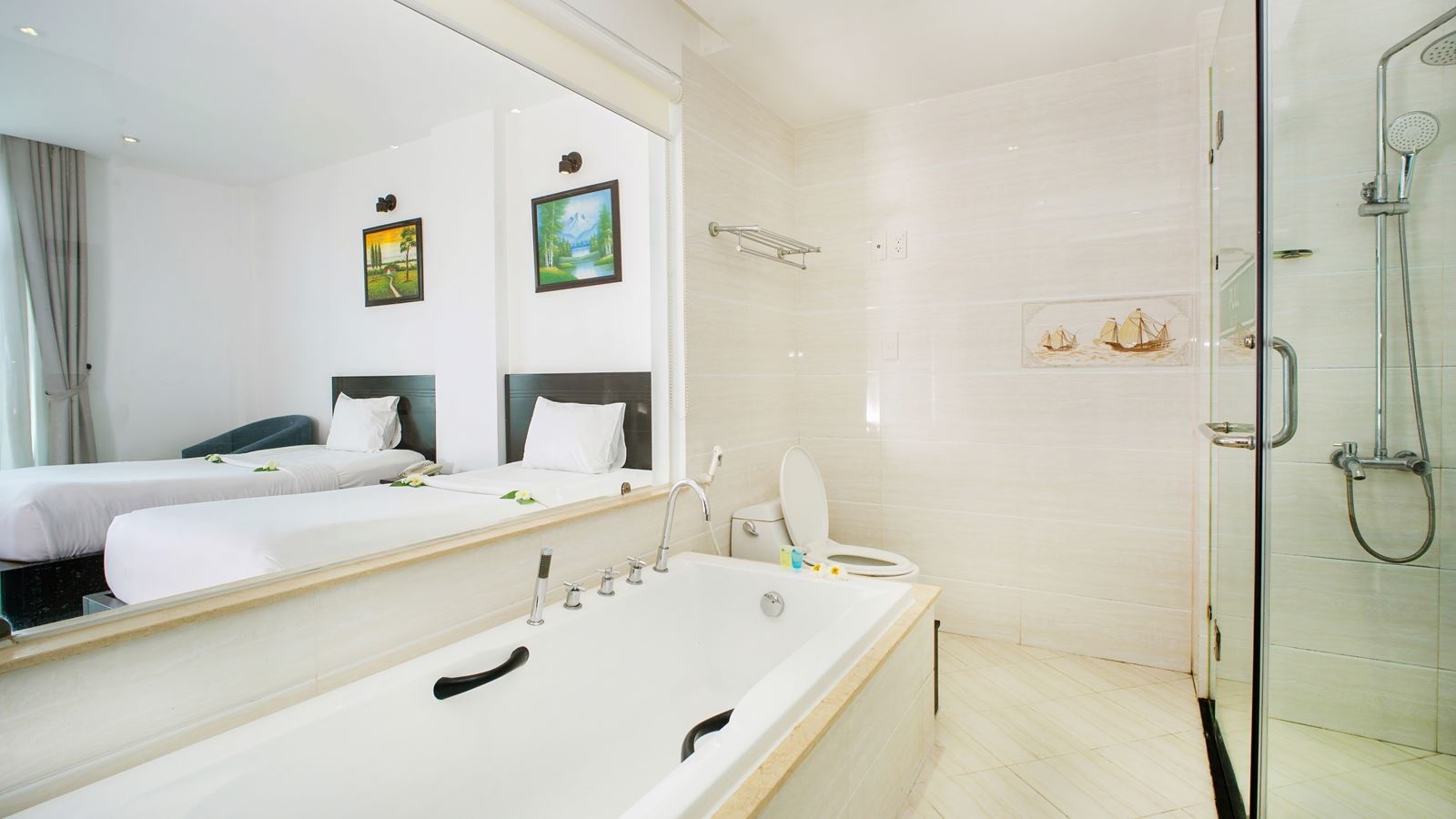 rooms-senior-deluxe-balcony