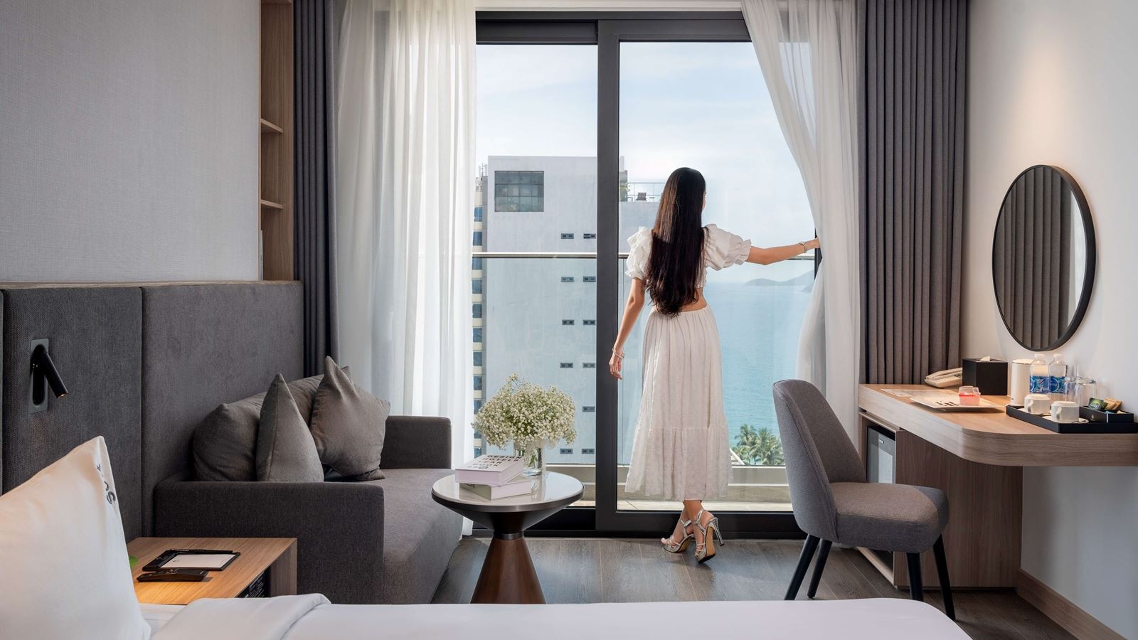 rooms-premier-sea-view-with-balcony-no-extra-bed