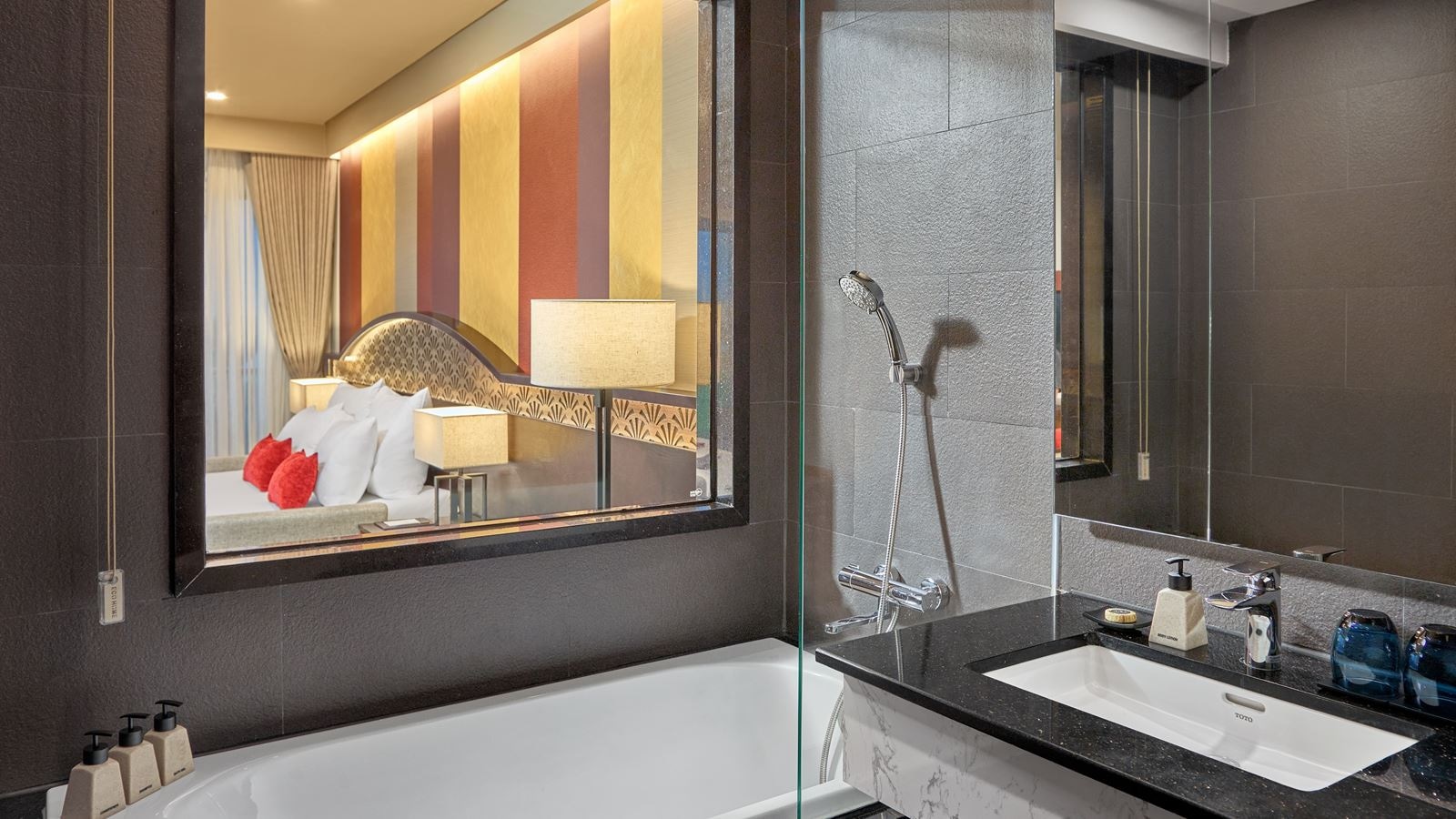 rooms-family-connecting-suite