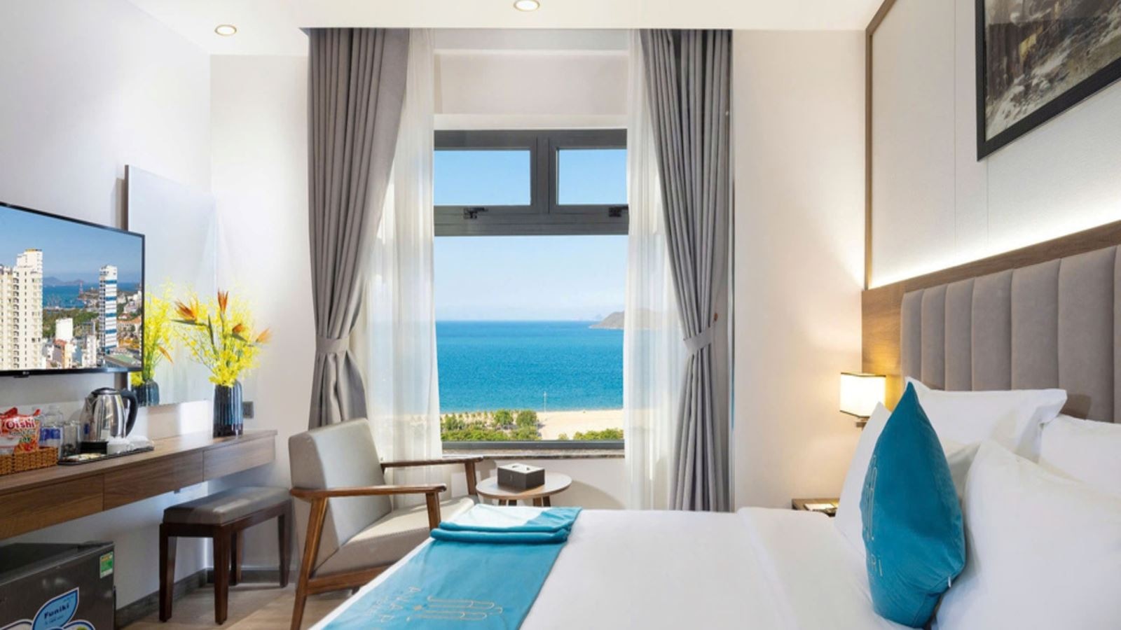 rooms-deluxe-partial-sea-view