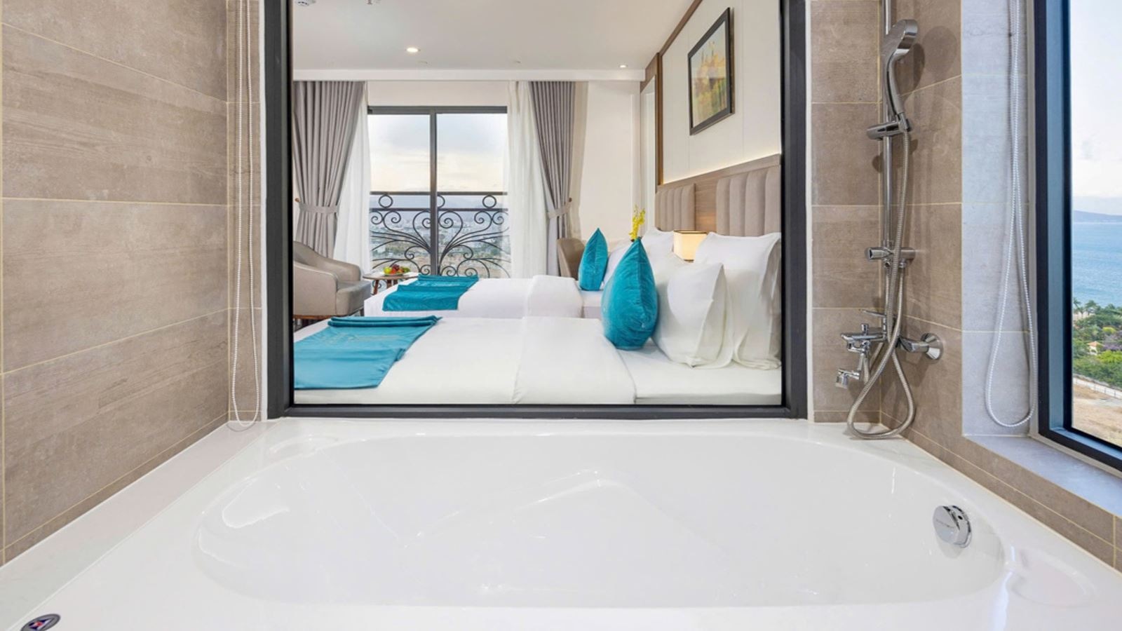 rooms-deluxe-partial-sea-view-child-without-extra-bed