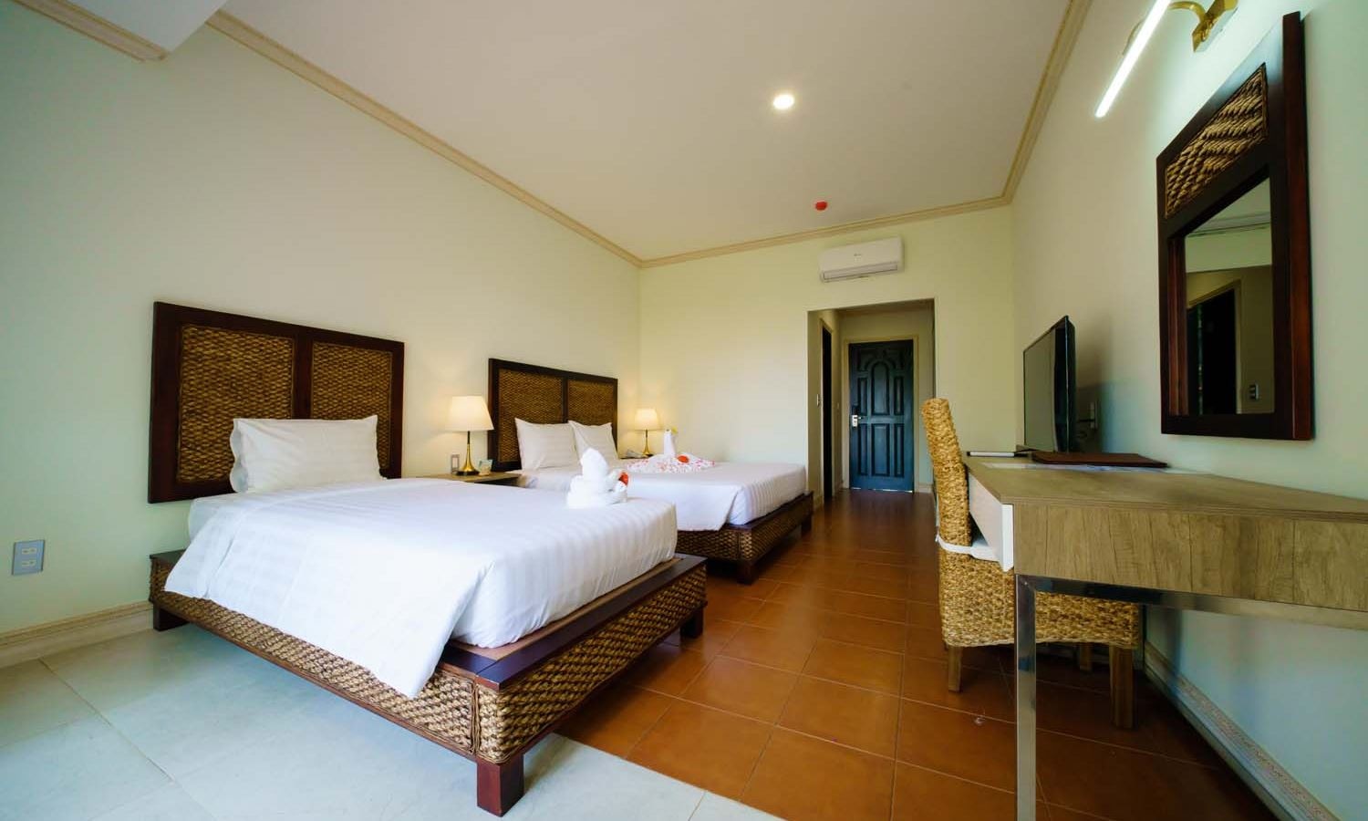 rooms-lotus-premium-triple-with-garden-view