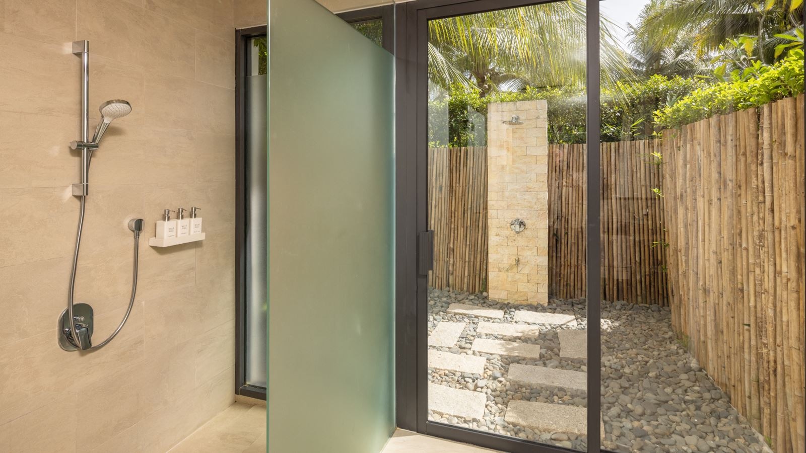 rooms-premium-private-garden