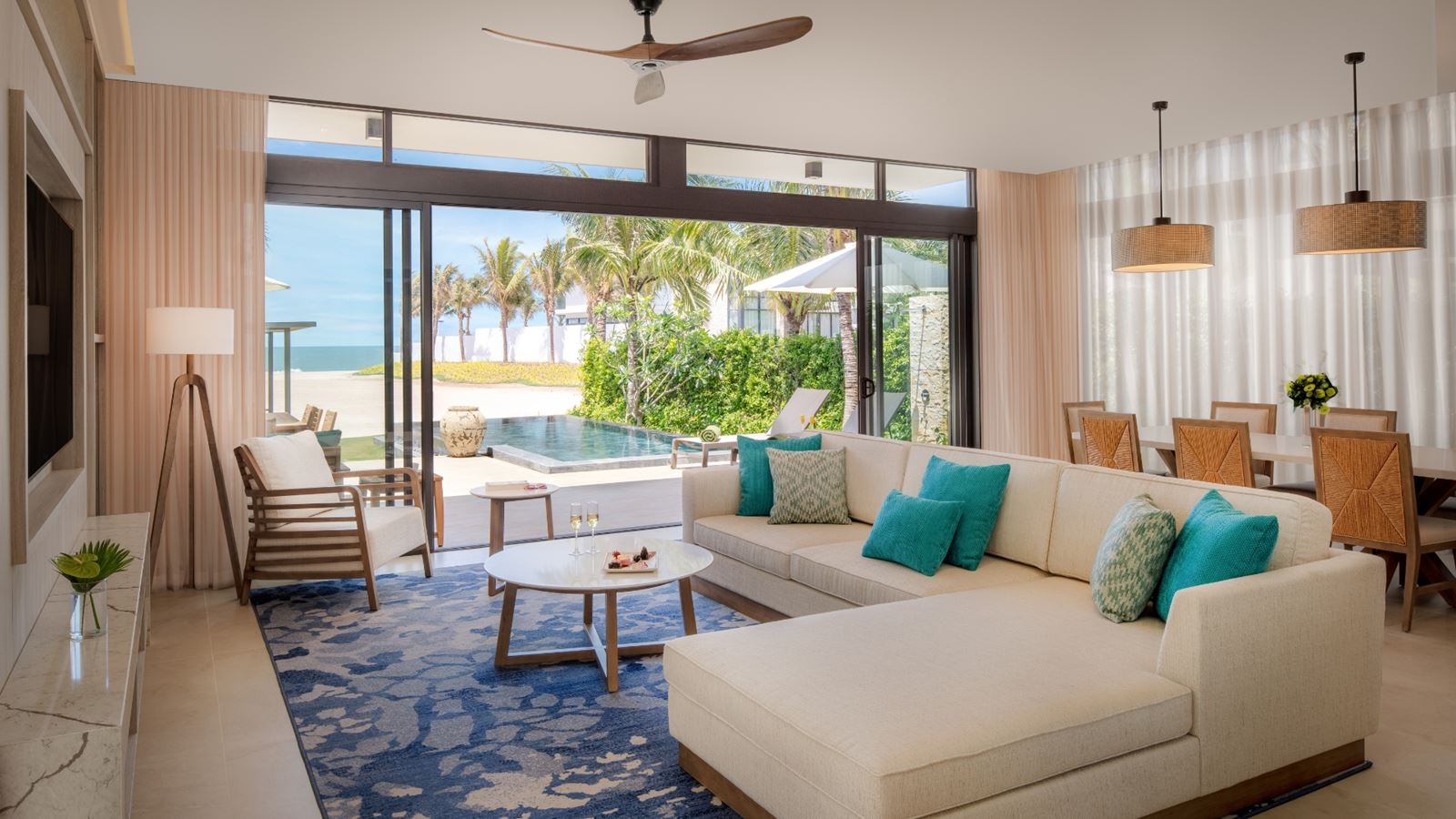 rooms-the-level-2bedroom-oceanfront-pool-villa