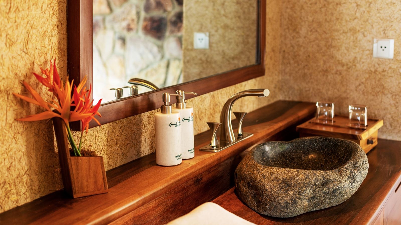 rooms-premium-ocean-breeze-with-garden-view